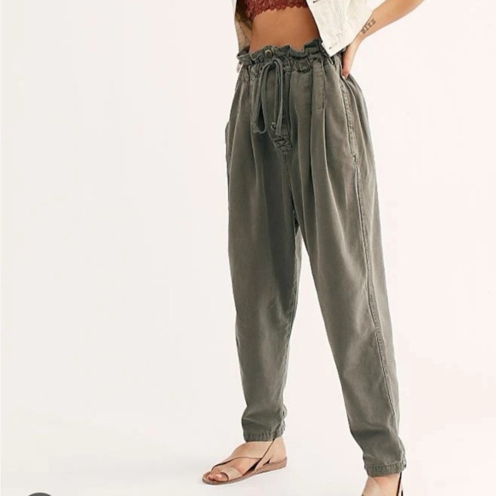 FREE PEOPLE Margate Pleated Trousers w/ Paper Bag Waist - Size Large